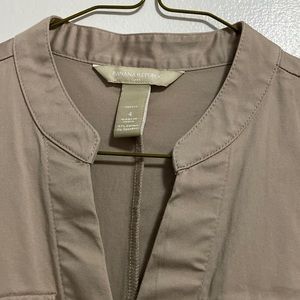 SOLD - Beautiful Banana Republic dress. Can dress it down or wear @work. Sz.4